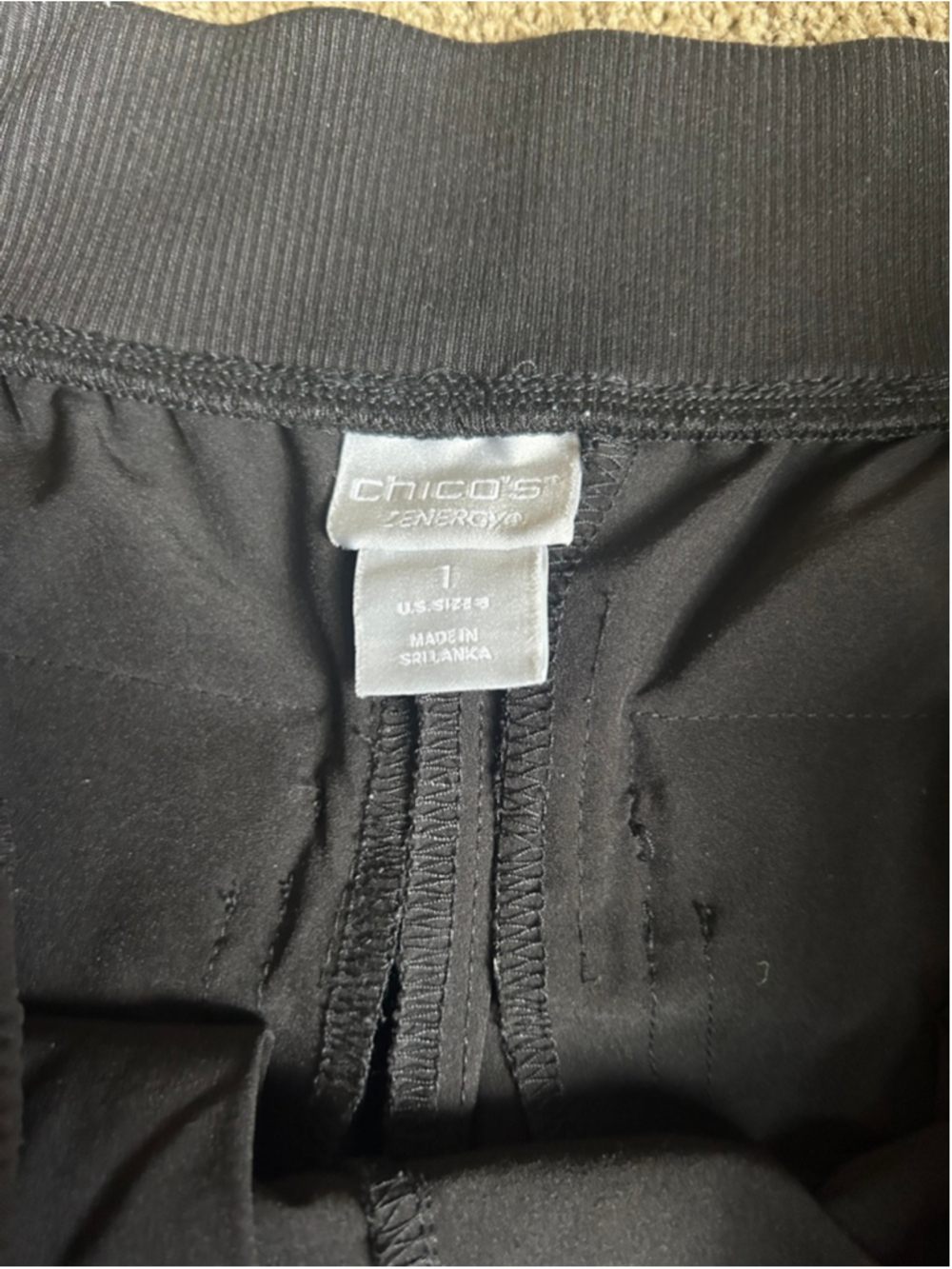 Women's Chico's Zenergy Black Cargo Shorts Size 1 - Picture 4 of 8